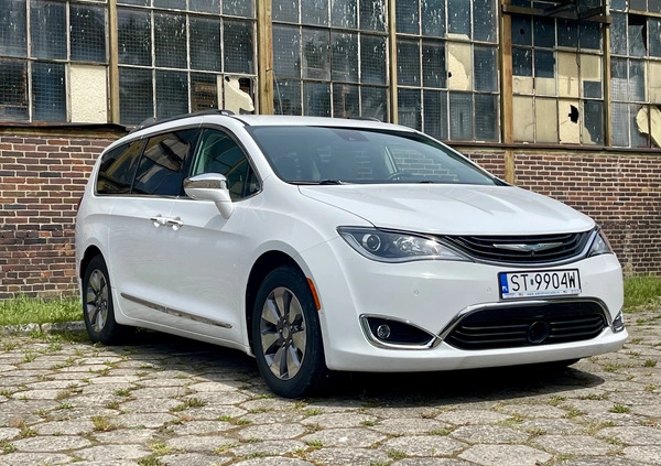 Chrysler Pacifica cena 134900 przebieg: 74800, rok produkcji 2018 z Lędziny małe 497